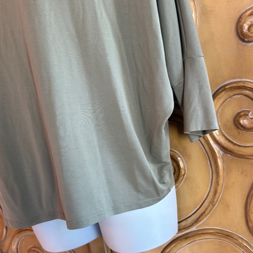Chico’s Olive V-Neck Relaxed Women's Blouse - Picture 4 of 10